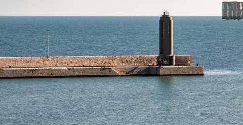 Bari, il Molo Sant'Antonio: dove tra gozzi, pesce e fari si "respira" ancora l'Adriatico